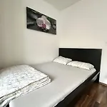 950m To Cathedral, Ground Floor Colonia