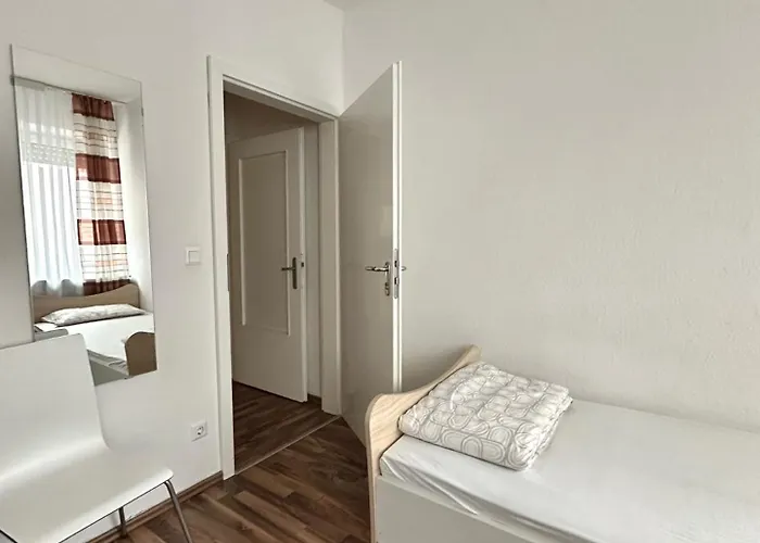 950m To Cathedral, Ground Floor Appartement